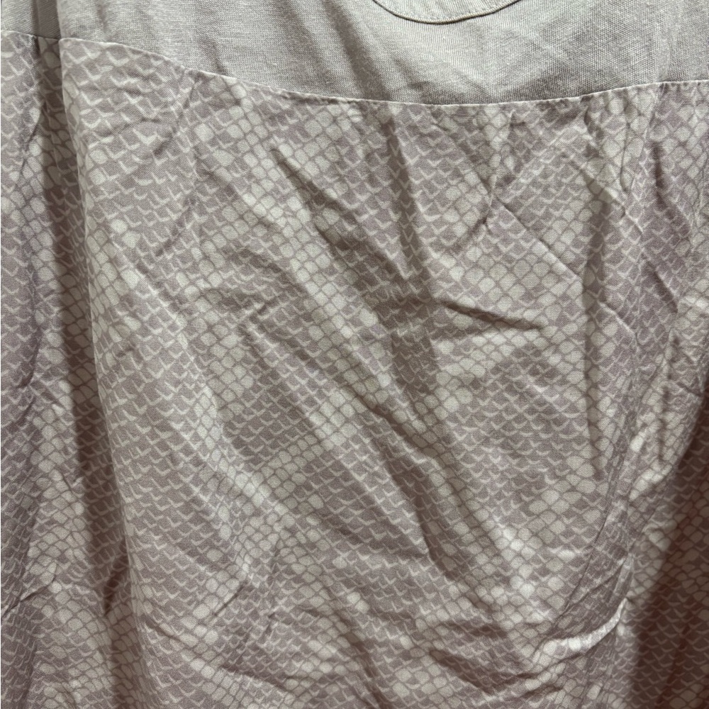 GAP Women's Textured Look Gray/Tan Hi-Lo Tank Top - Picture 4 of 4